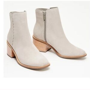 Splendid Ivory Ankle Boots with Block Heel